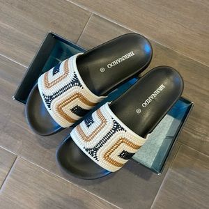 Bernardo Reese 2 - Brand New black Slides